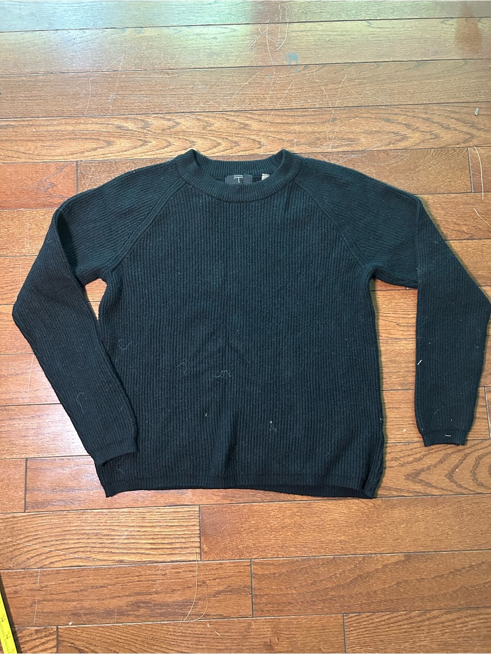 Tahari Men's Black Crewneck Sweater